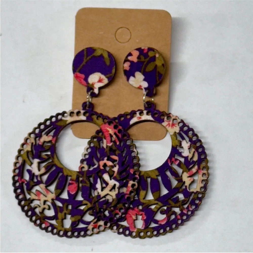 UNBRANDED Bohemian RETRO Purple Floral Print WOODEN Stud Drop Dangle EARRINGS